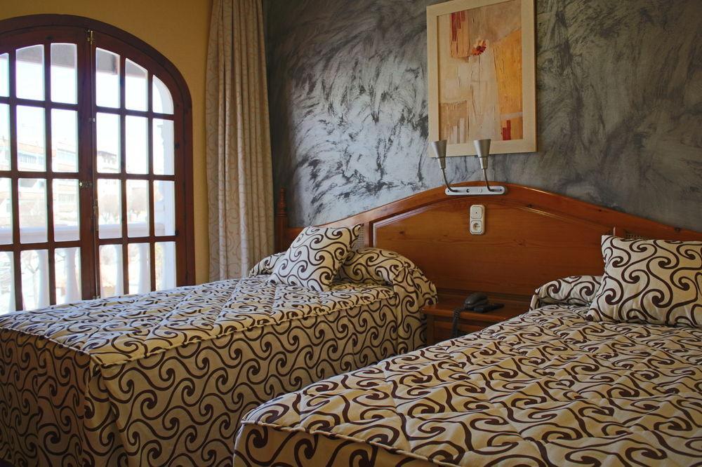 Hotel La Curva Albolote Εξωτερικό φωτογραφία